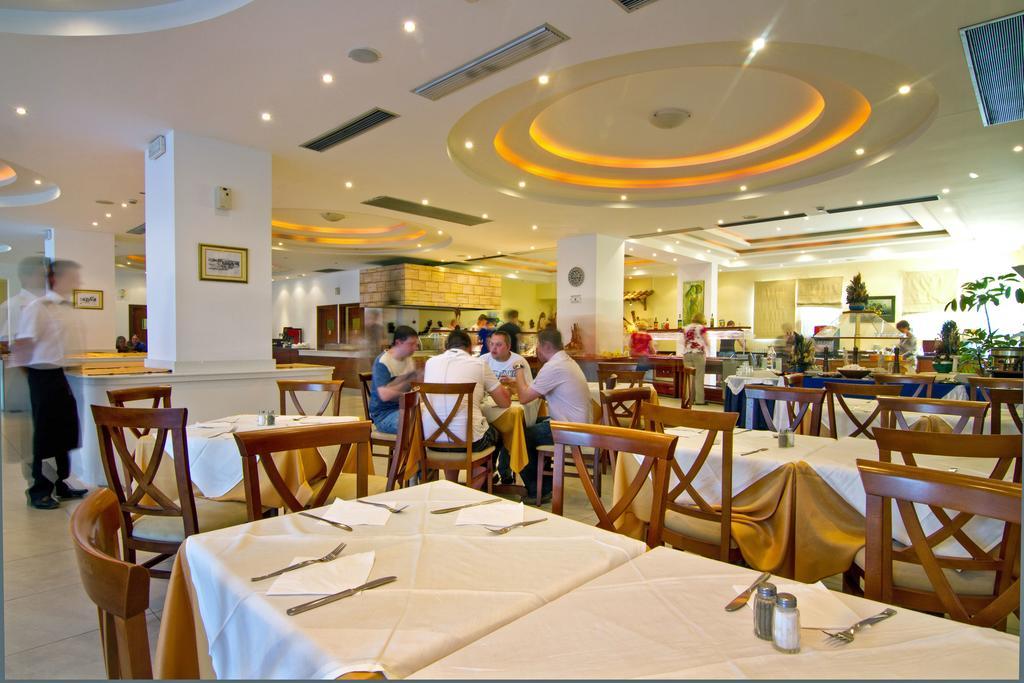 Sun Palace